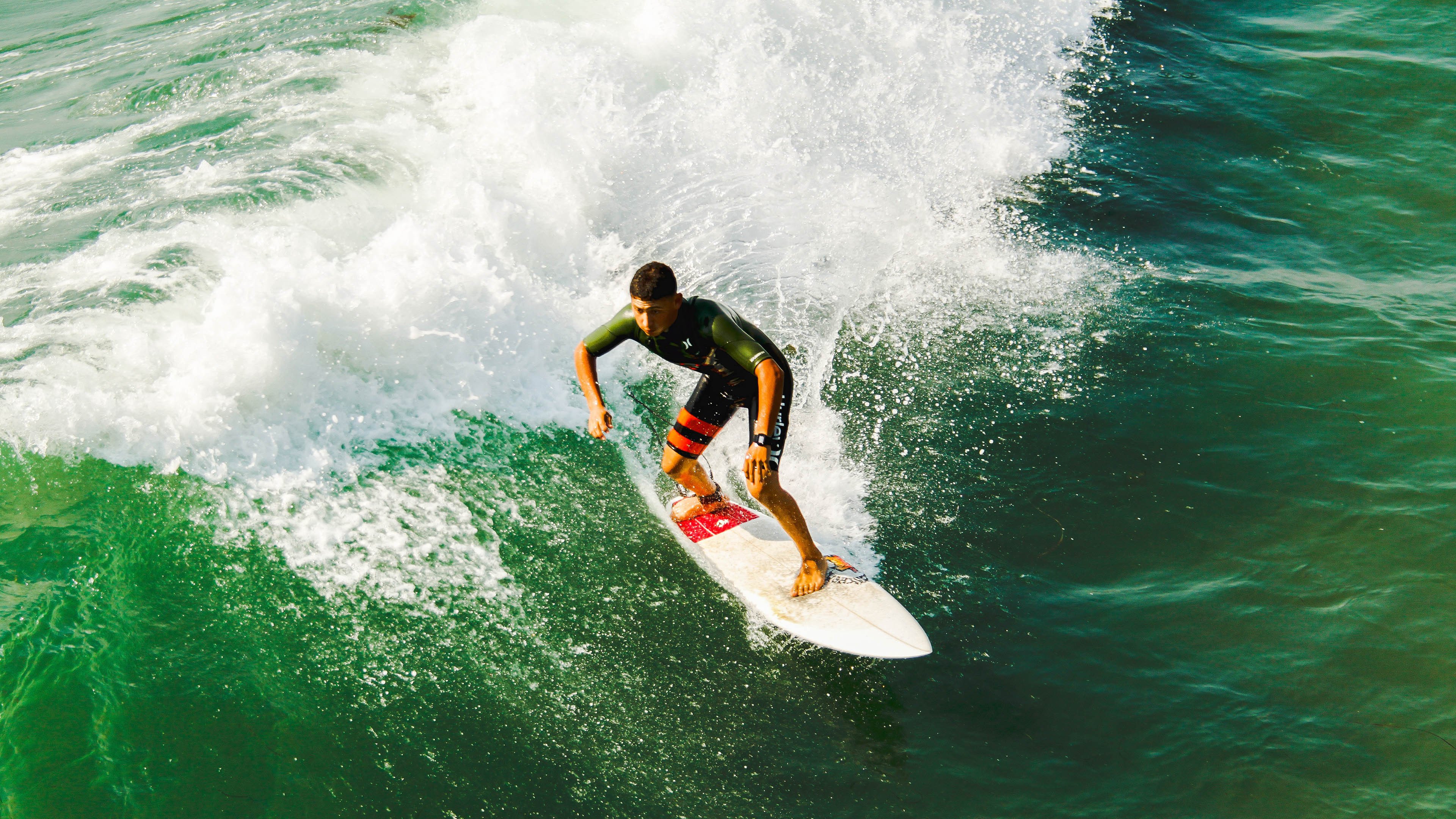 开云官网-出色发挥引爆全场！德罗巴意外战胜MAD热度持续攀升